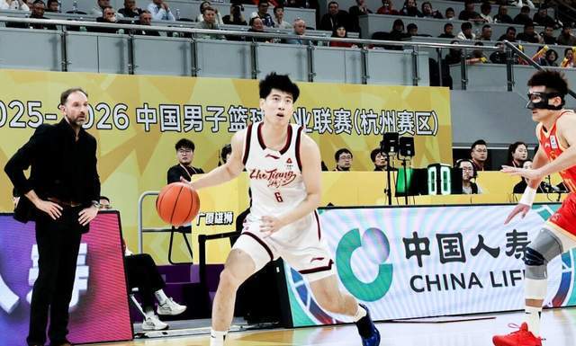 开云体育网址-砍27分+7记三分！国手后卫打法堪比CBA小外援，率队掀翻卫冕冠军